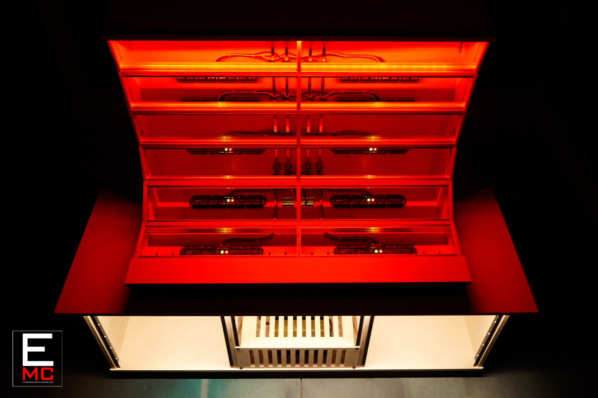 18u eurorack case lander lev perrey universal audio