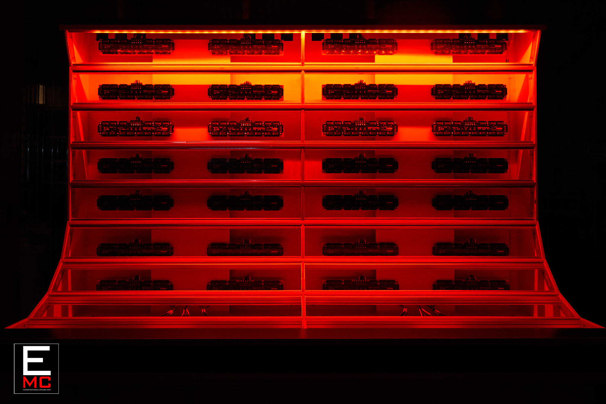 powered eurorack case 27u genus modu LIBB