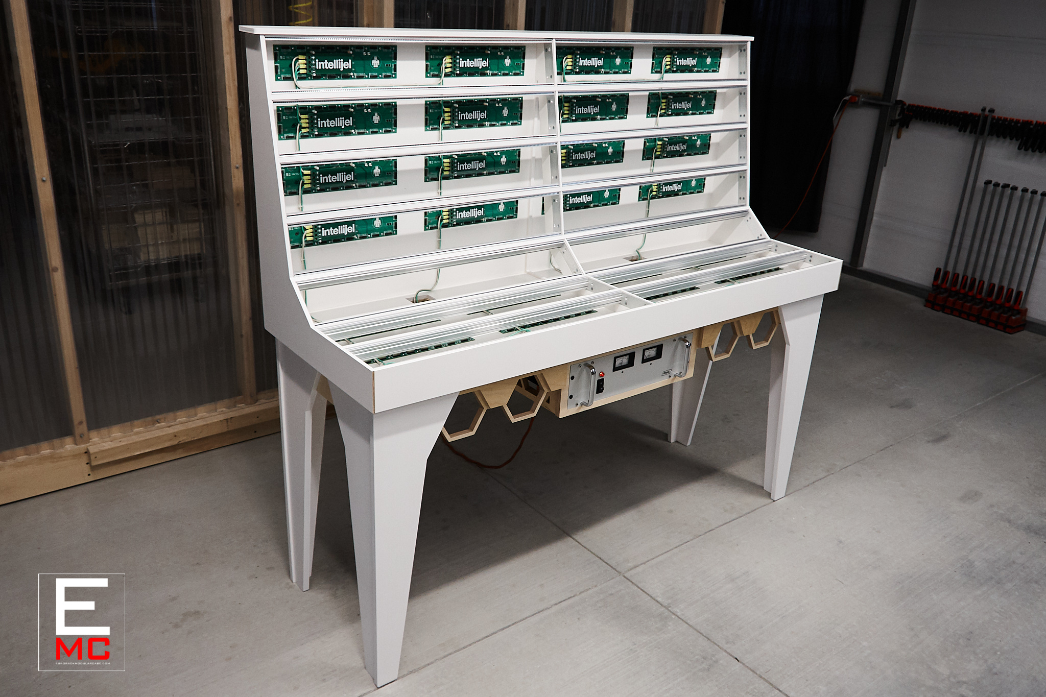 andrew huang eurorack case 21U Saturn