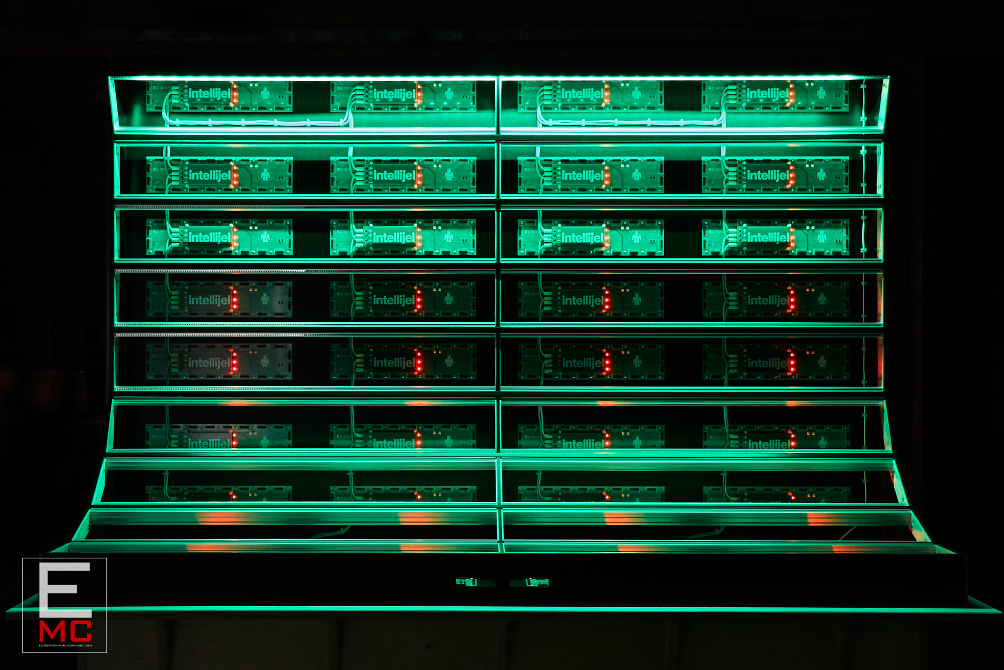custom powered eurorack case intellijel